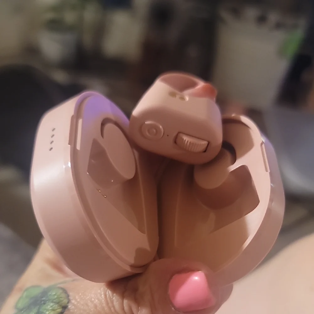 Pink TikTok Scrolling Ring & Kindle App Page Turner